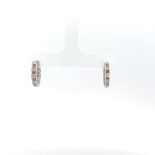 Pendientes tipo argolla con bisagras Huggie de oro blanco de 10 quilates, rubí auténtico de 0,16 quilates y diamantes de 0,03 quilates