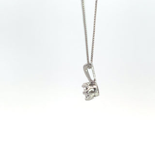 Colgante con solitario de diamantes de 0,05 quilates en oro blanco de 10 quilates, 18"