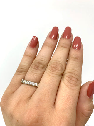 Anillo de oro blanco y diamantes