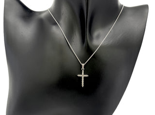 Colgante de cruz de diamantes de 0,35 quilates en oro blanco de 14 quilates, 18"