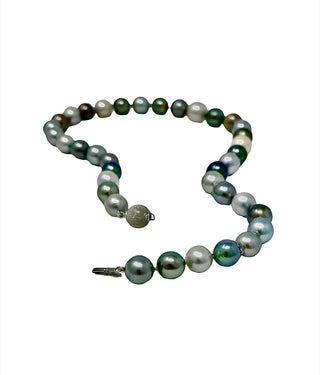 Hebra de perlas de Tahití multicolores de oro blanco de 14 quilates, 10-13 mm, 18"