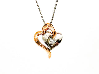 Colgante en forma de corazón con diamantes canadienses de 0,096 quilates en oro rosa y blanco de 10 quilates, 18"