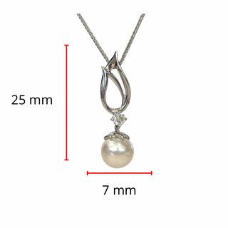 Colgante colgante de oro blanco de 10 quilates con perlas cultivadas de 7 mm y diamantes canadienses de 0,085 quilates