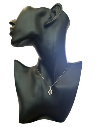 Colgante de oro blanco de 10 quilates con diamantes de 0,25 quilates en total, 18"