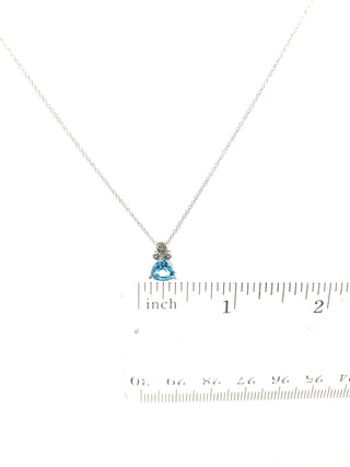 Colgante de topacio azul y diamantes