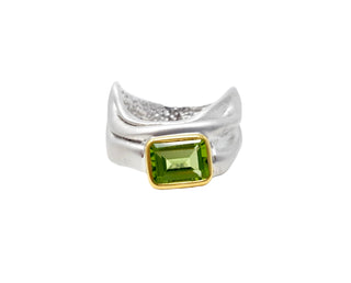 Anillo de Plata y Peridoto