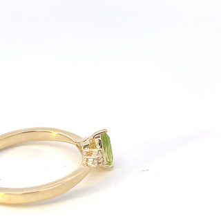 Anillo de diamantes y peridoto en oro amarillo de 10 quilates - Talla 7
