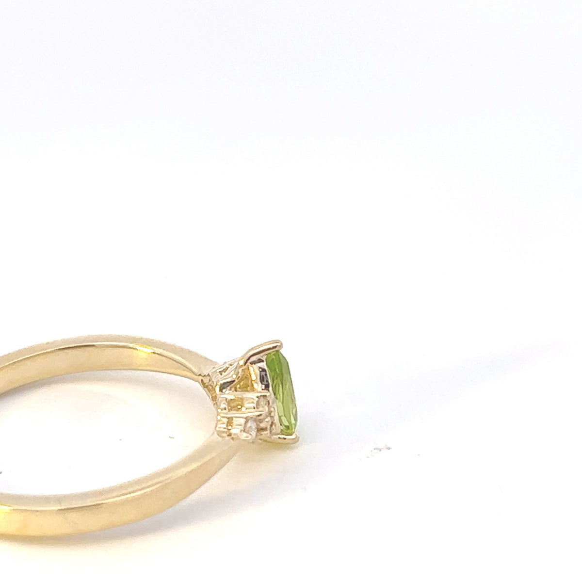 10K Yellow Gold Peridot and Diamond Ring - Size 7