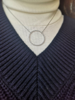 Colgante circular de diamantes de 0,50 quilates en oro blanco de 18 quilates, 18"