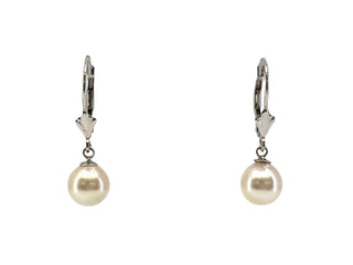 Aretes de perlas cultivadas de 7 a 7,5 mm en oro blanco de 14 quilates con cierres de palanca