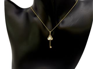 Colgante de nácar de oro amarillo de 10 quilates y diamante de 0,02 quilates, 18"