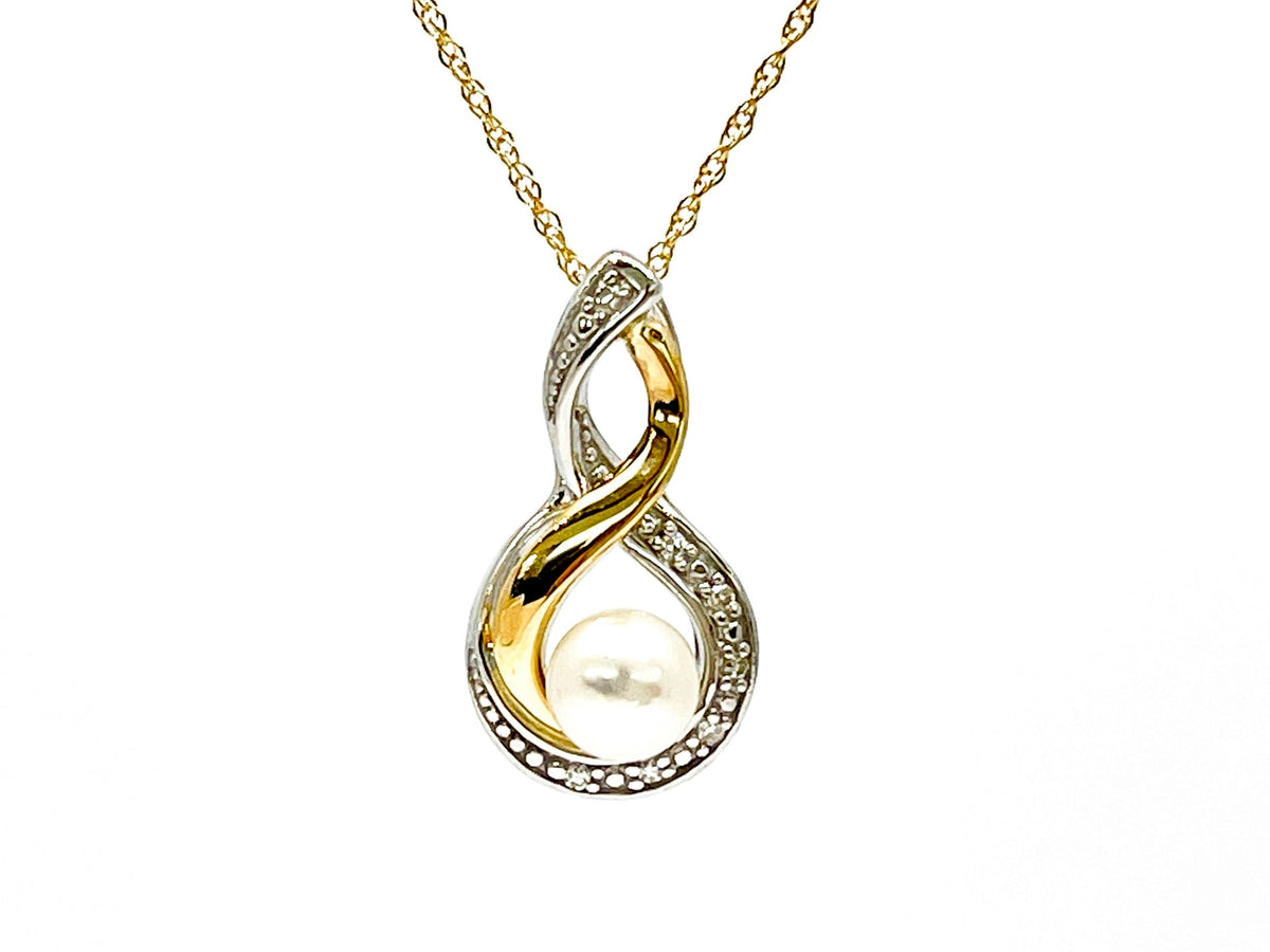 10K 2 Tone Pearl 4.5-5mm and Diamond Pendant, 18&quot;