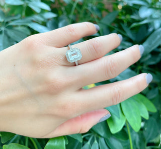 10K White Gold  2.0cttw Genuine White Topaz Ring
