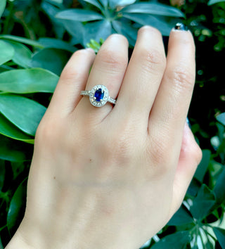 Anillo de oro blanco de 14 quilates con zafiro auténtico de talla ovalada de 0,75 quilates y diamante de 0,50 quilates, tamaño 6,5
