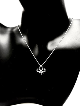 Colgante de plata de ley con diamantes de talla redonda de 0,08 quilates, 18"
