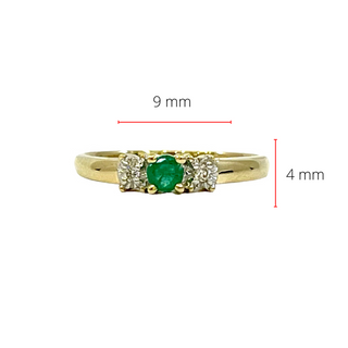 Anillo de oro amarillo de 10 quilates con esmeralda y diamantes de 3 piedras - Talla 6 