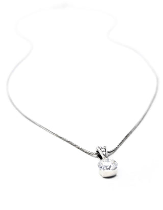 Colgante solitario de diamantes de 0,49 quilates en oro blanco de 14 quilates, 18"