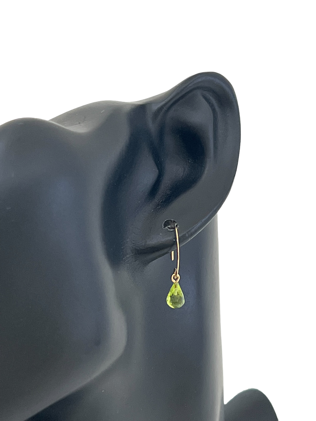 Aretes colgantes de peridoto en oro amarillo de 14 quilates