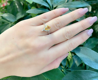 Anillo de oro blanco de 10 quilates con citrino auténtico de 0,80 quilates y diamante de 0,019 quilates, talla 7