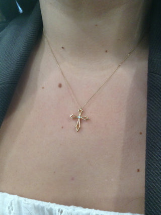Colgante de cruz de diamantes