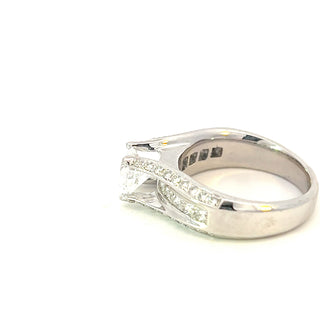 14K Princess Cut and Round Brilliant Cut Diamond Ring