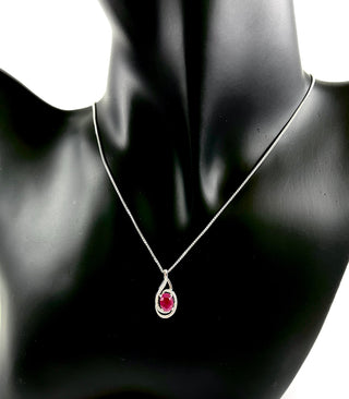 Collar de plata con rubí ovalado de 0,75 quilates y diamante de 0,03 quilates, 18"