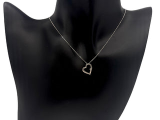 Collar con forma de corazón de diamantes de 0,01 quilates en oro blanco de 10 quilates, 18"