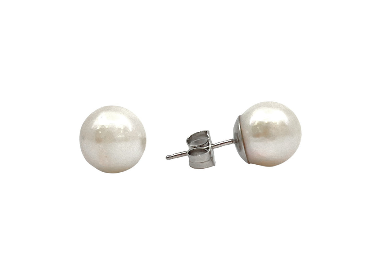 Aretes de perlas cultivadas de 8 a 8,5 mm en oro blanco de 14 quilates con cierre de mariposa