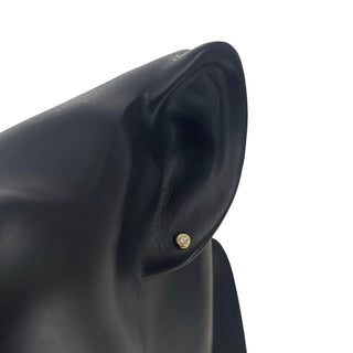 Aretes de diamantes canadienses de oro amarillo de 10 quilates de 0,113 quilates