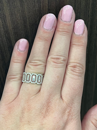 Anillo de oro blanco de 14 quilates con diamantes de talla baguette y redondo de 0,39 quilates