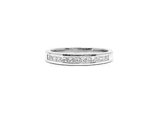 Alianza de boda con diamantes de talla princesa de 0,40 quilates en oro blanco de 14 quilates