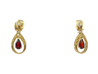 Aretes colgantes de diamantes y granates de oro amarillo de 10 quilates con respaldo de mariposa