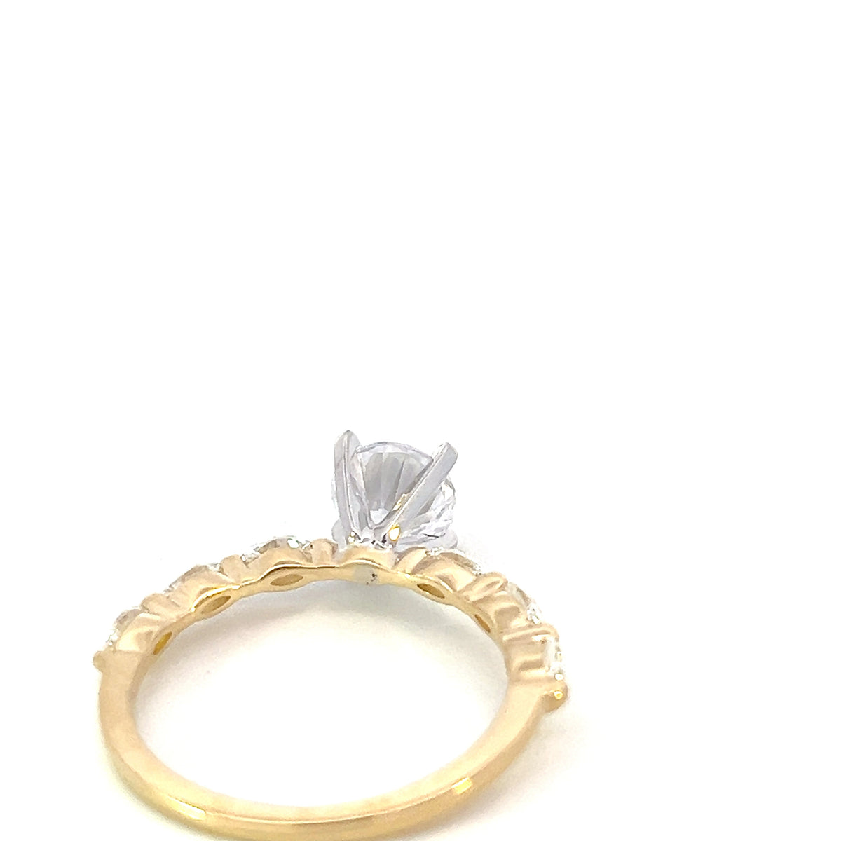 14K Round Brilliant Cut Diamond Ring