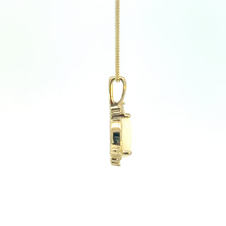 Colgante de diamantes y ópalo de oro amarillo de 10 quilates