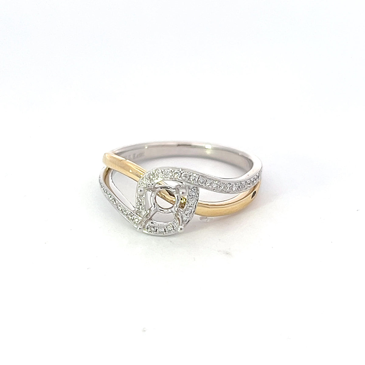 14K Round Brilliant Cut Diamond Ring