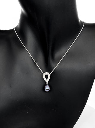 Collar de plata con perlas negras de agua dulce y circonita cúbica de 18"
