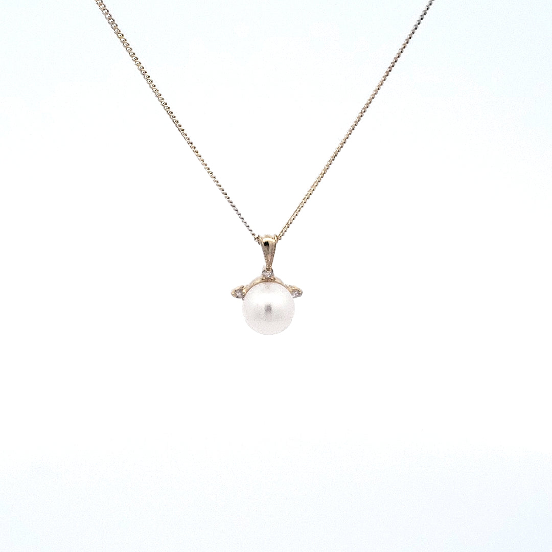 10K Yellow Gold Cultured Pearl and Diamond Pendant - 18&quot;