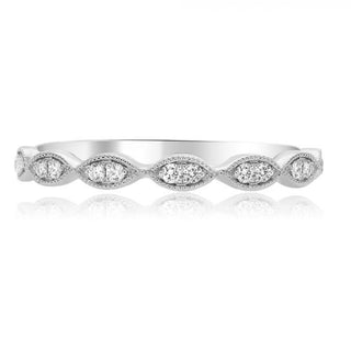 Anillo de oro blanco, amarillo o rosa de 14 quilates con diamantes de 0,11 quilates en forma de marquesa milgrain 